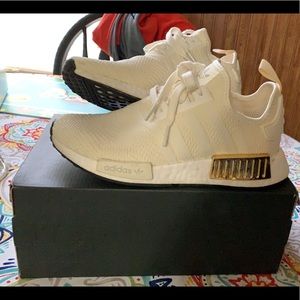 Womens Adidas NMD_R1 shoes
